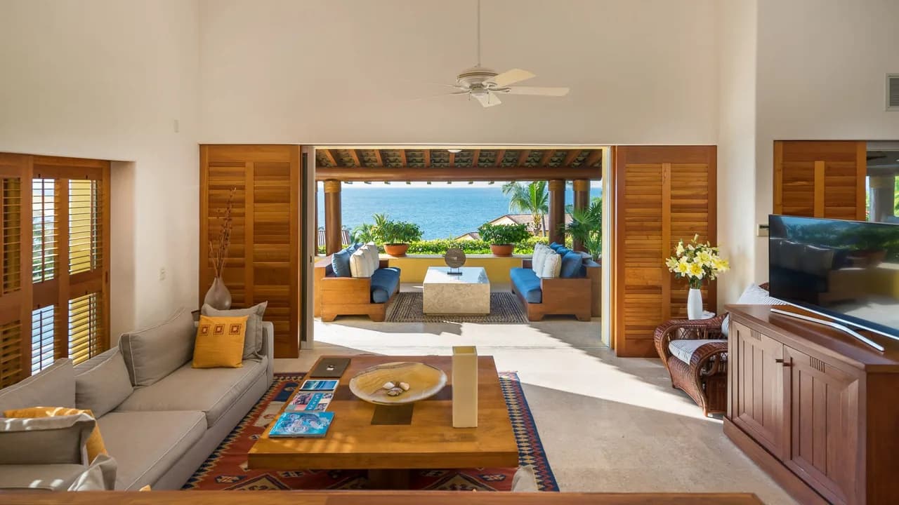 Secluded Villa Inside Resort Grounds photo 2