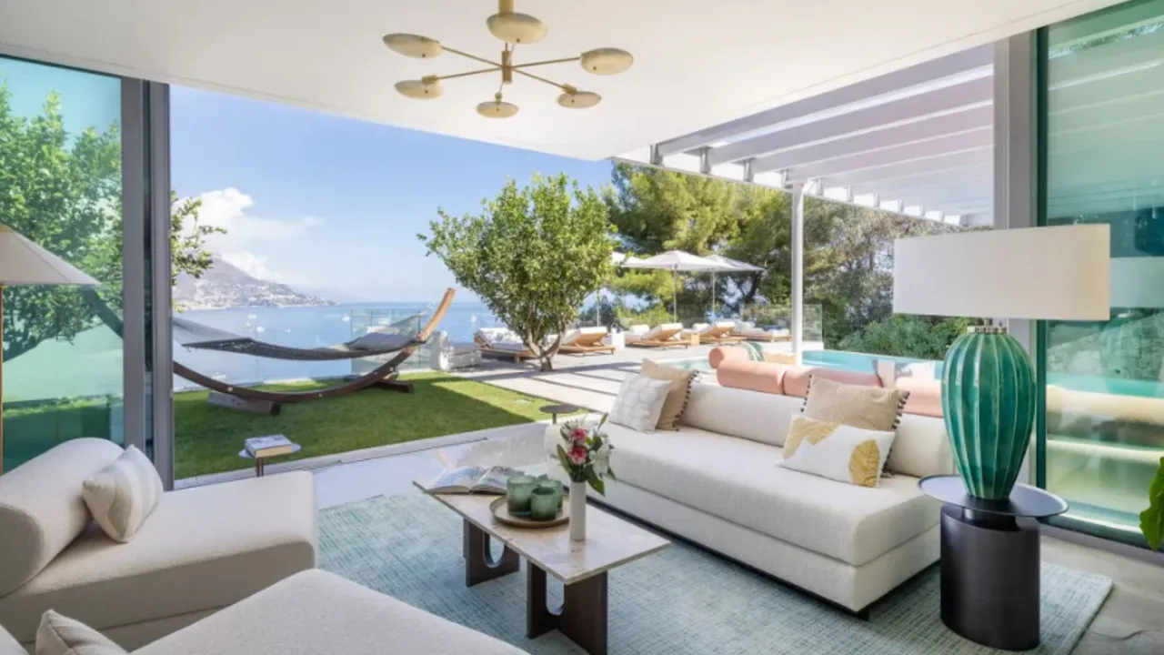 Elegant Hilltop Villa With Panoramic Views photo 5