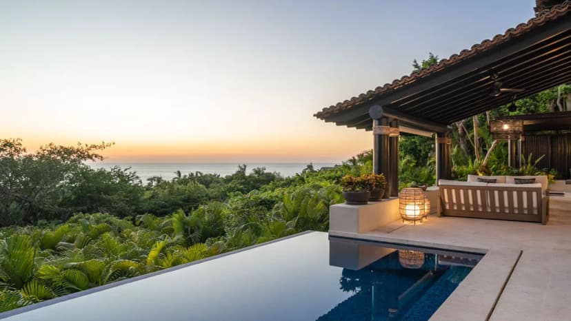 Stylish Oceanview Four Seasons Retreat