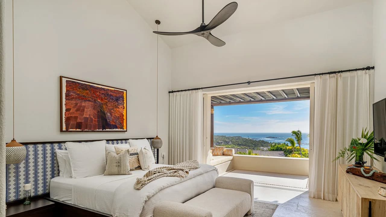 Elevated Living Above Pacific Coast photo 3