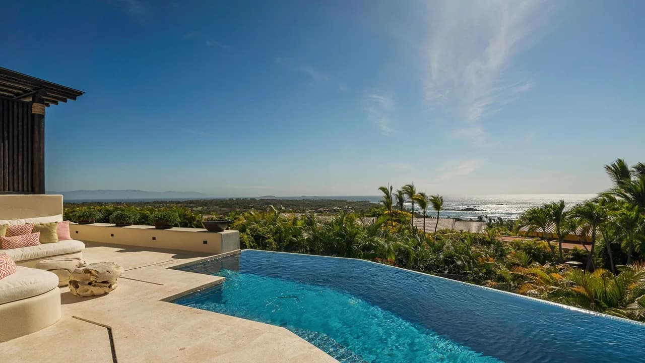 Elevated Living Above Pacific Coast photo 4
