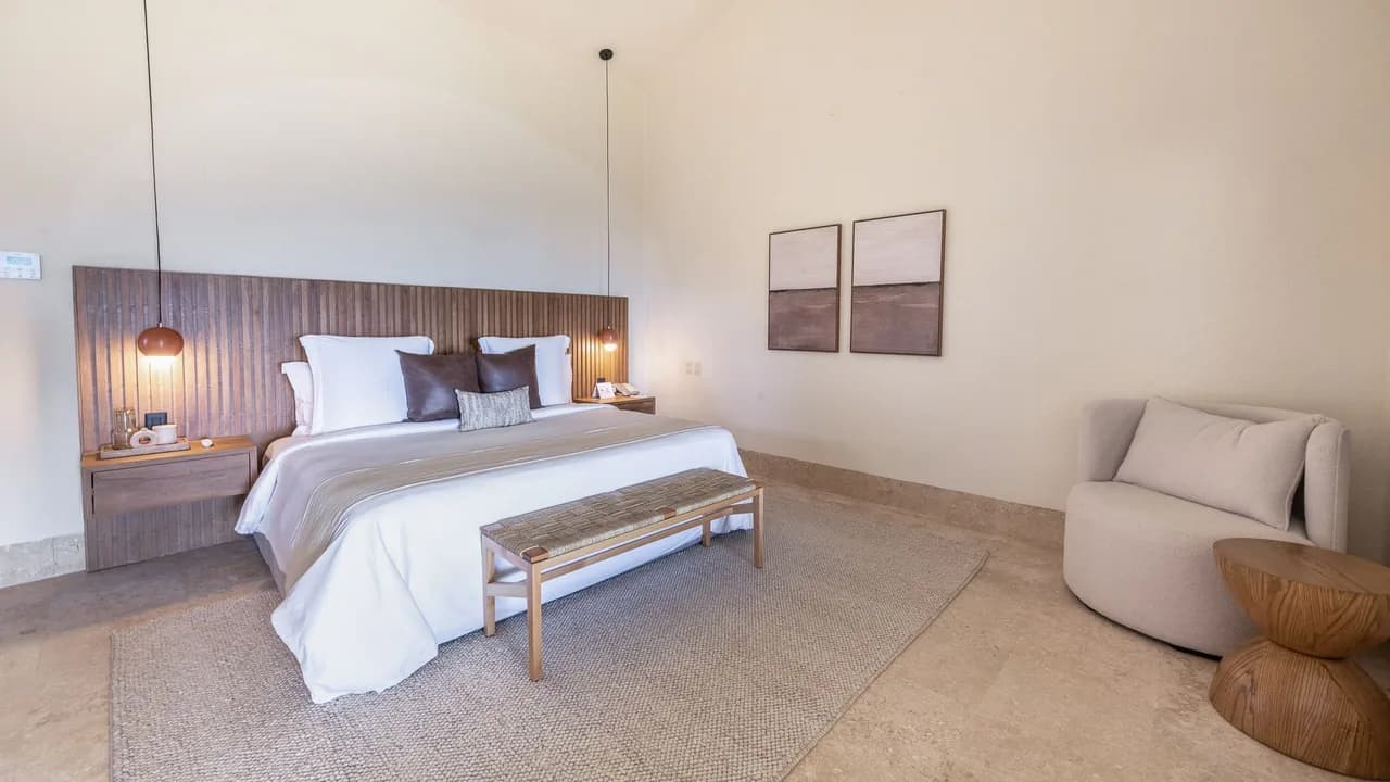 Lavish Four Seasons Resort Escape photo 3