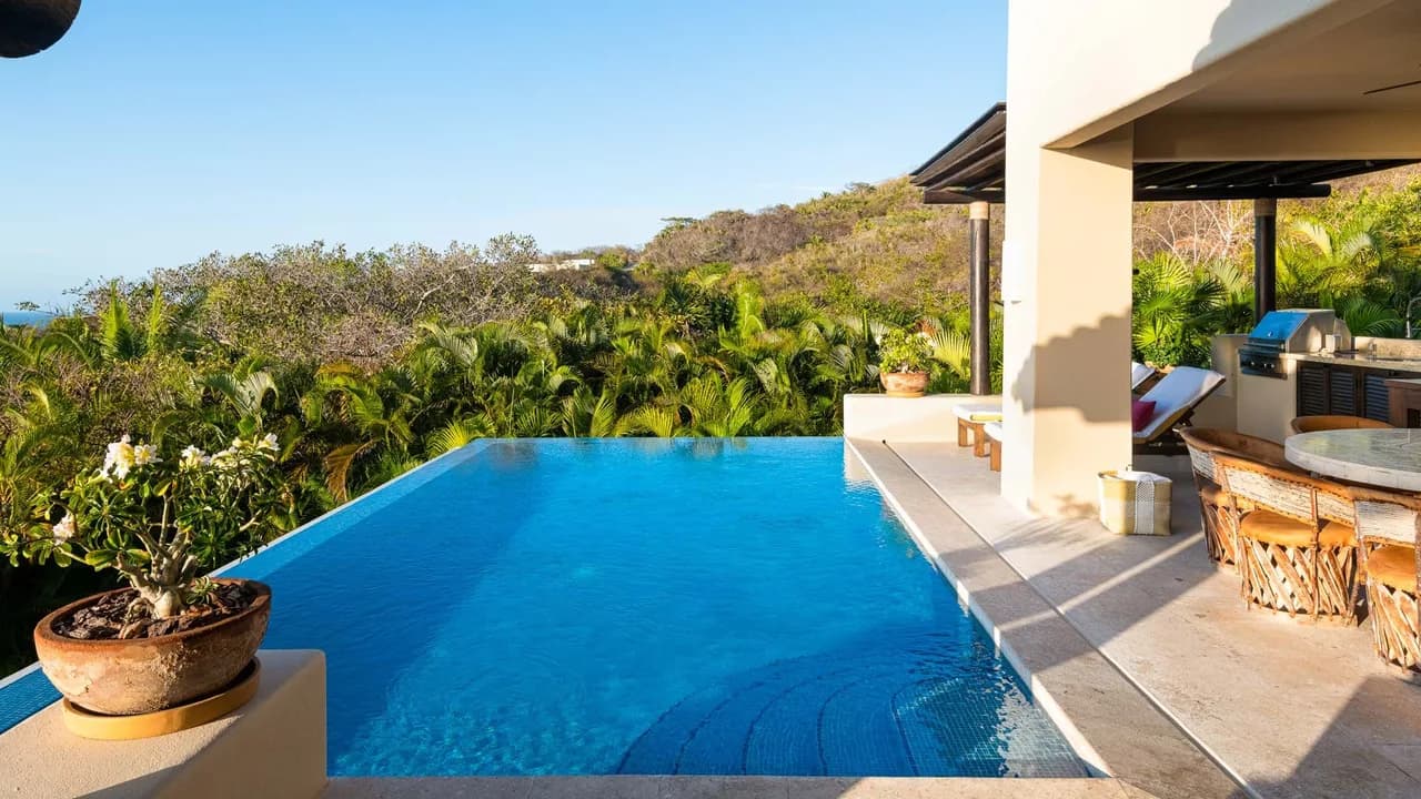 Soothing Villa With Panoramic Views photo 4