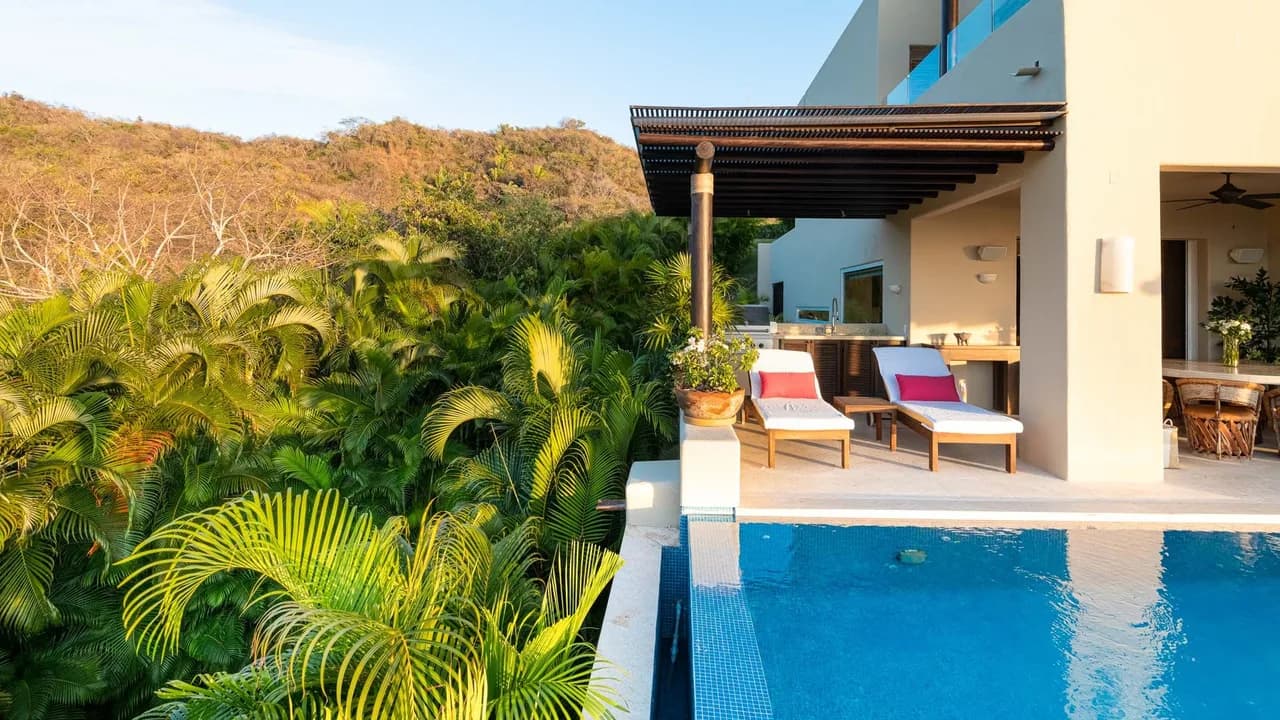 Soothing Villa With Panoramic Views photo 5