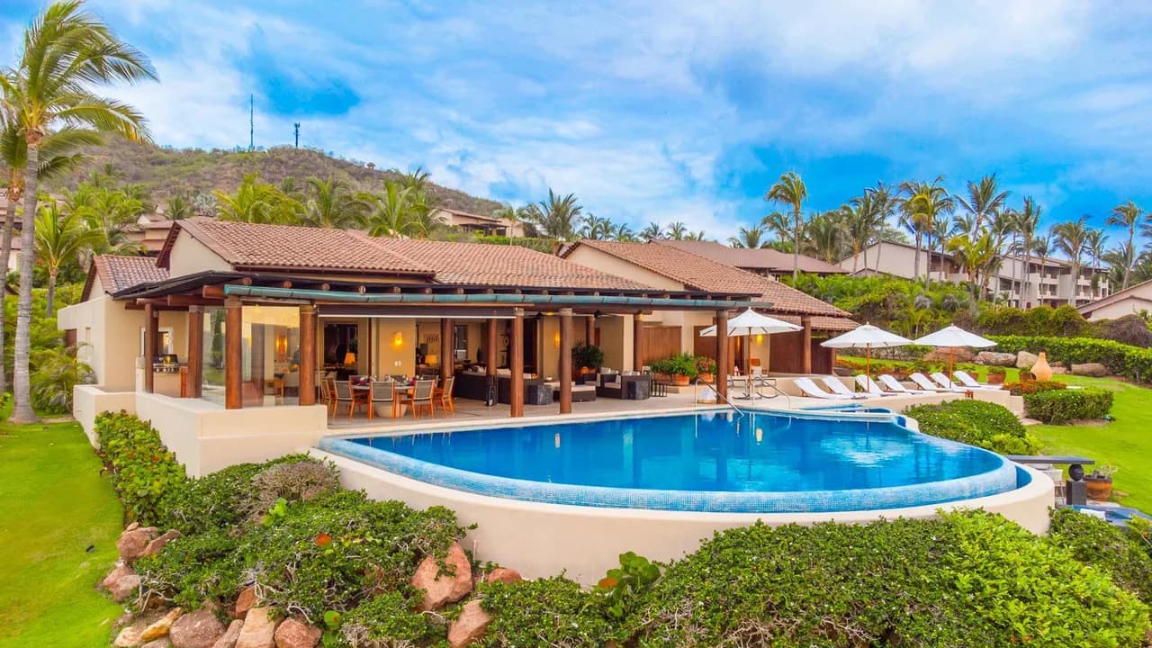 Breathtaking Villa Over Four Seasons