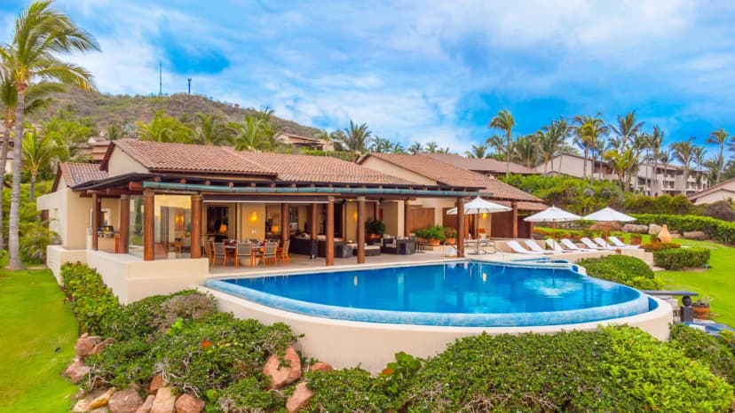 Breathtaking Villa Over Four Seasons