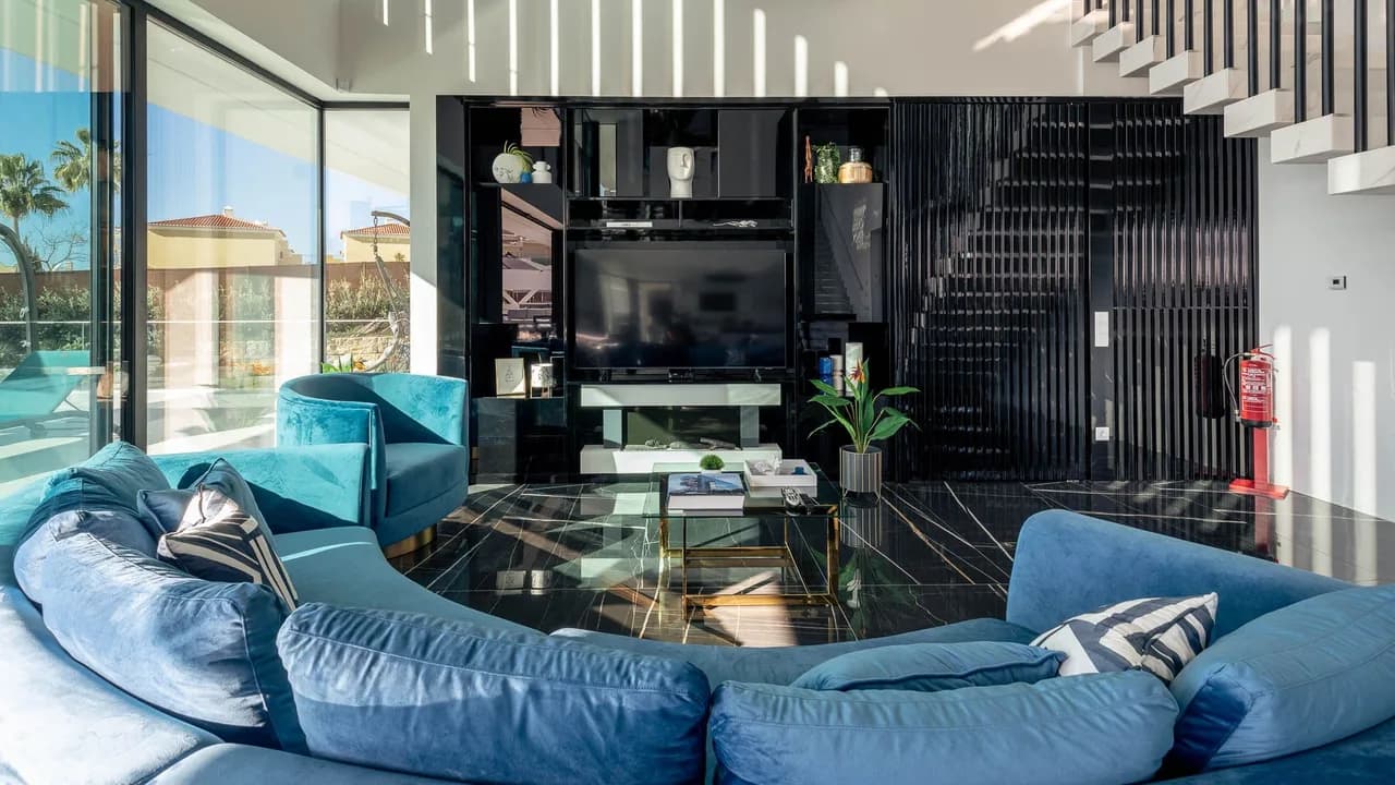 Contemporary Home With Algarve Charm photo 2