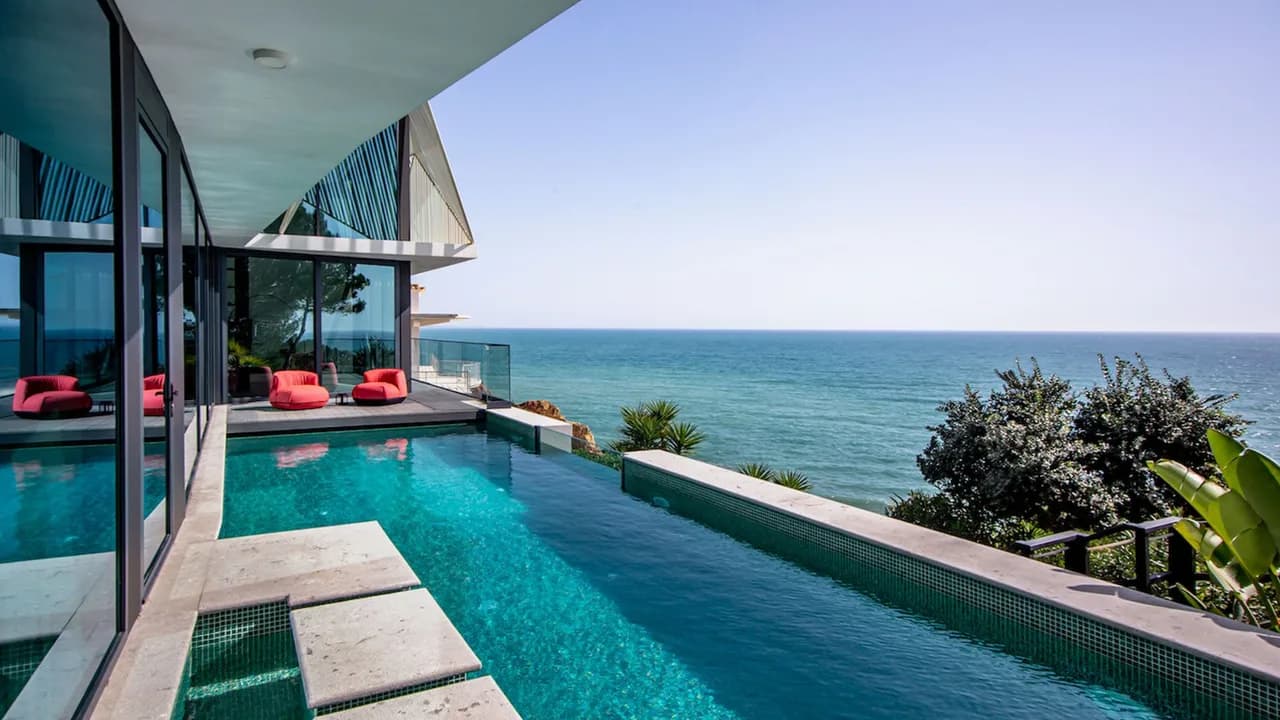 Designer Villa Overlooking Baleeira Beach photo 4