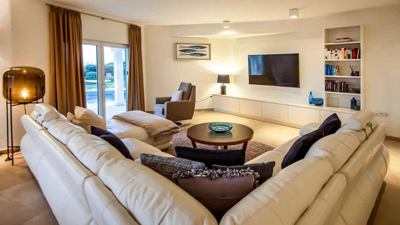 Elegant Coastal Home Near Beach photo 2