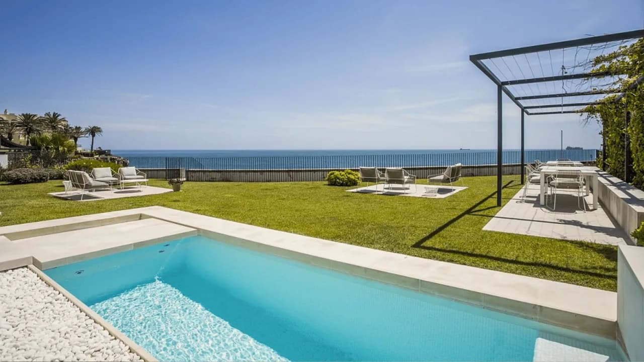 Cascais Mansion Steps From Beach photo 4