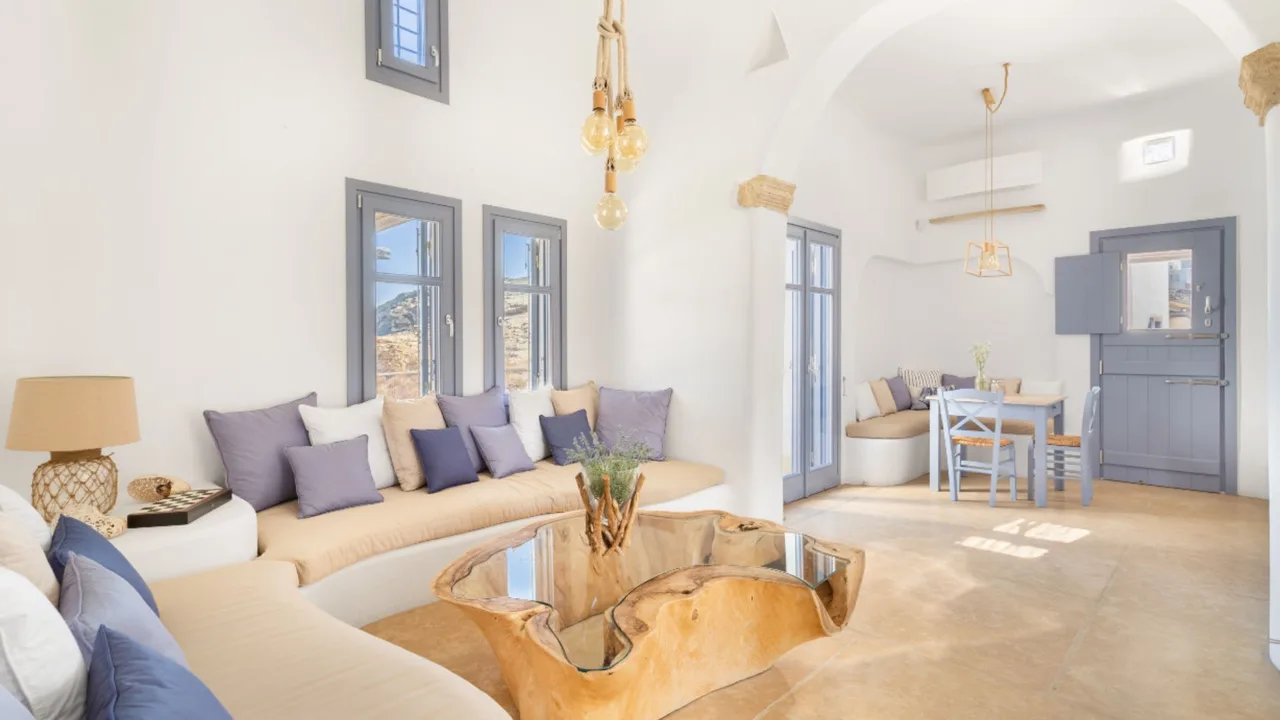 Traditional Design Meets Beachfront Luxury photo 2