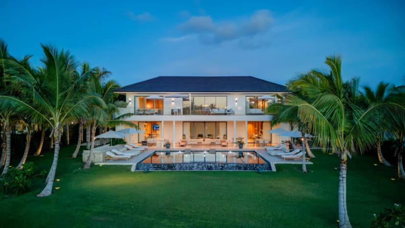 Beachfront Eight Bedroom Villa in Punta Cana