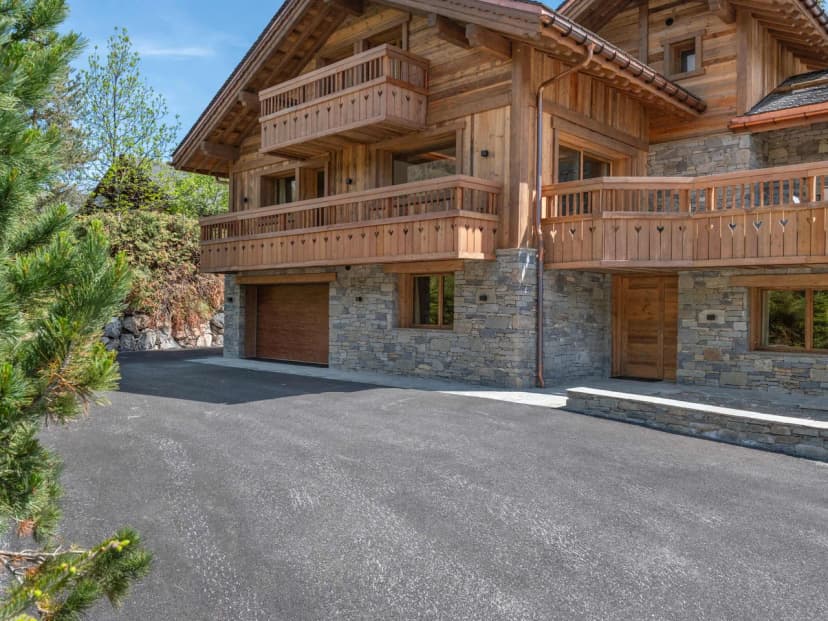 Relaxing Méribel Chalet With Views