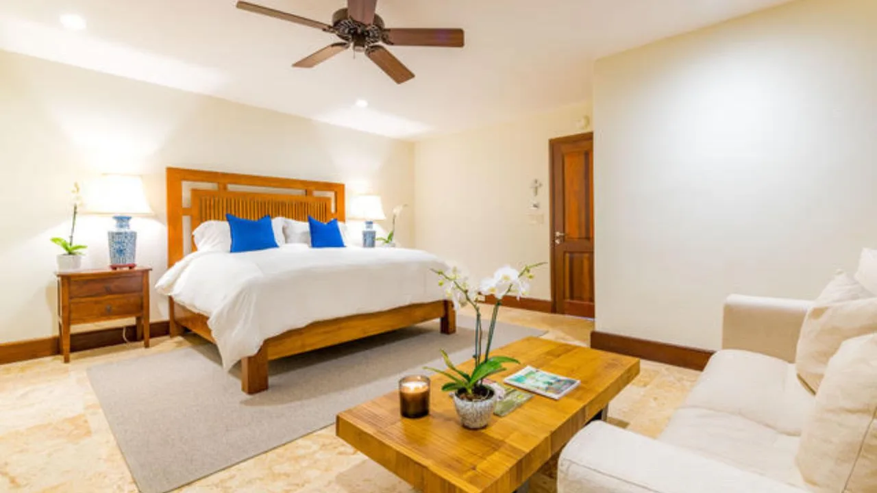 Peaceful Oceanfront Villa With Jacuzzi photo 3