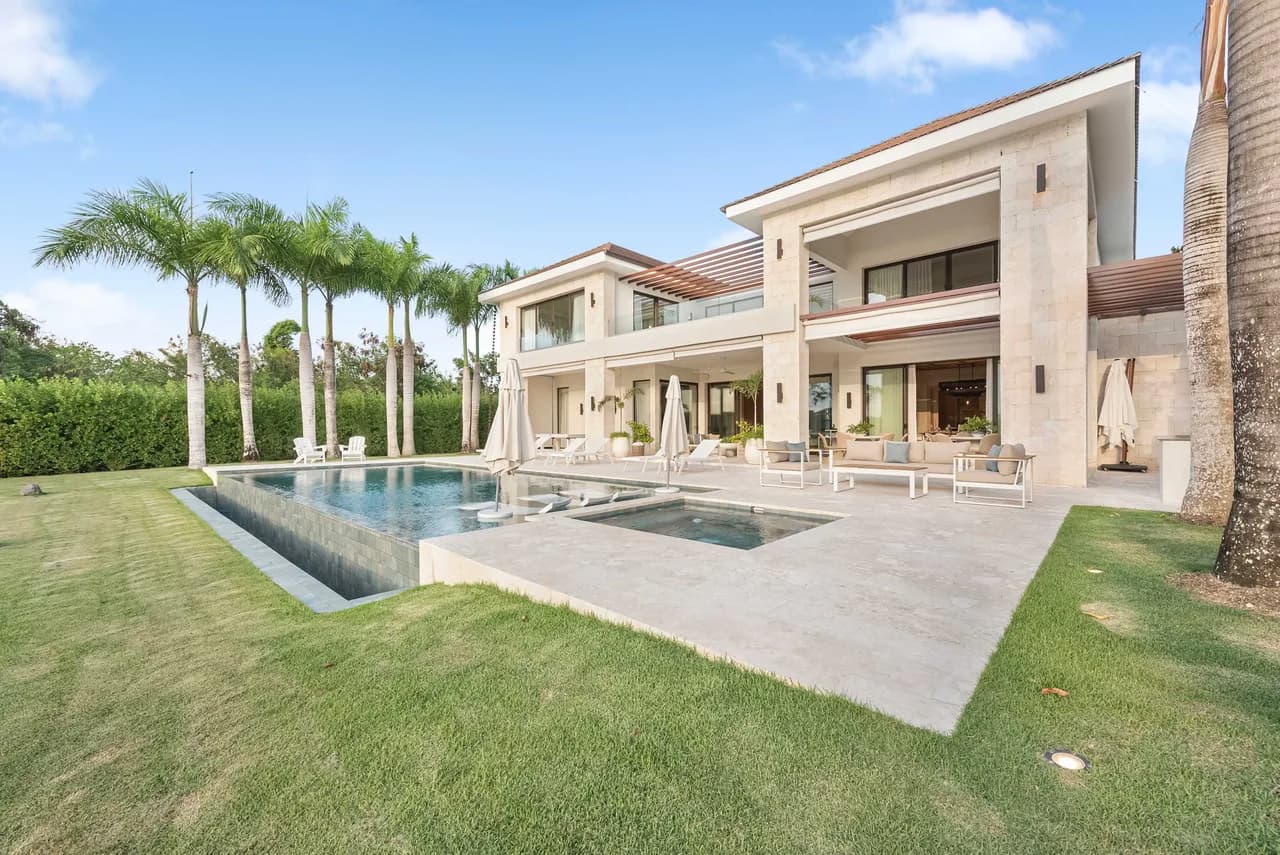 Secluded Five-Bedroom Villa in Punta Cana photo 2