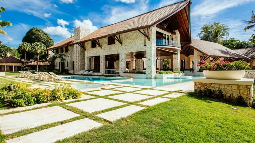 Grand Estate on Caribbean Coast