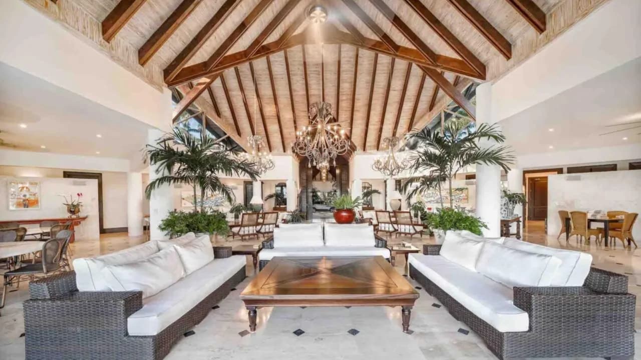 Breathtaking Estate Overlooking Dye Fore photo 2