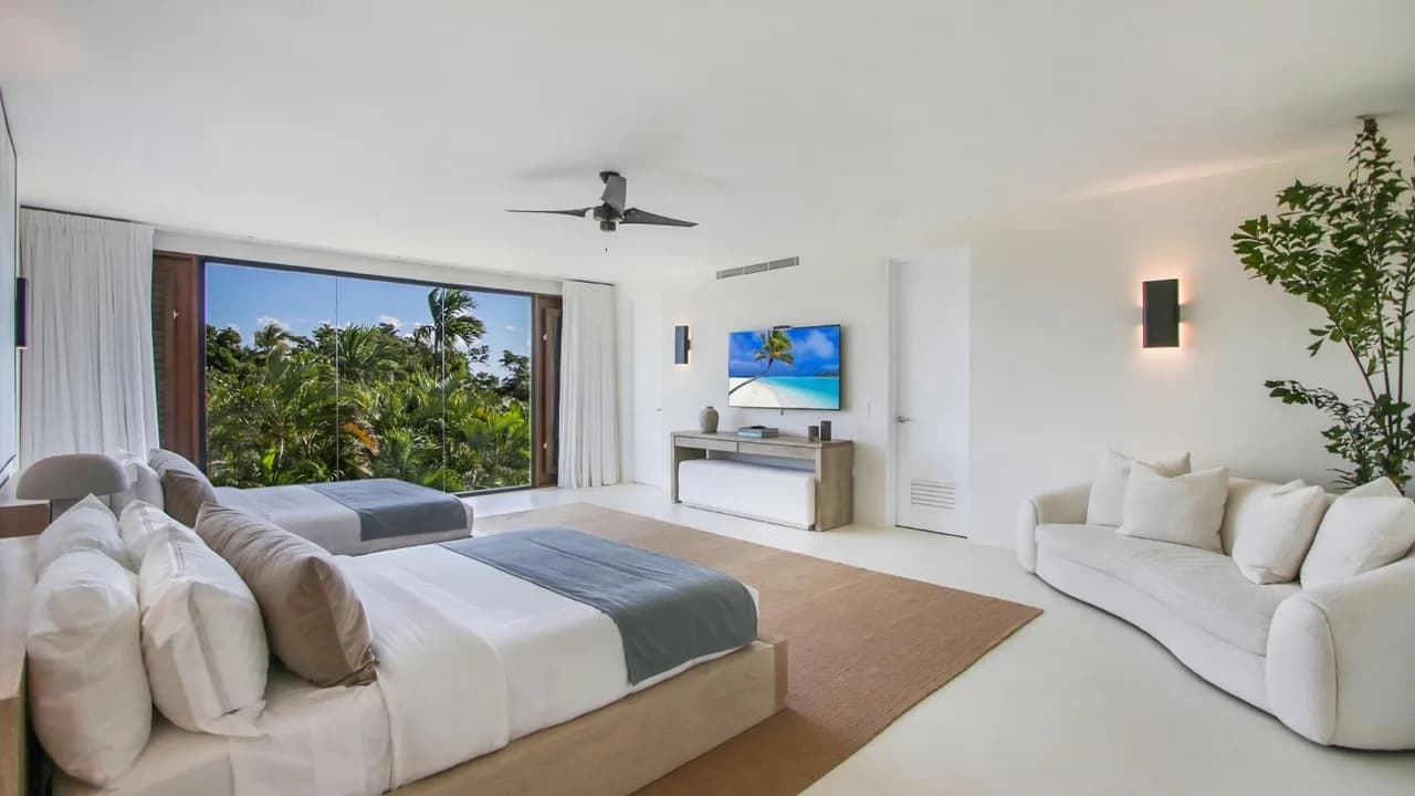 Oceanview Entertaining in Coastal Villa photo 3