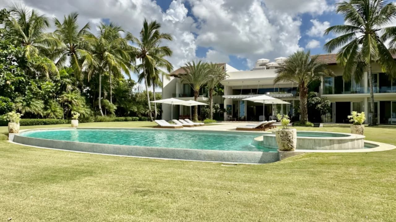 Caribbean Retreat With Designer Interiors