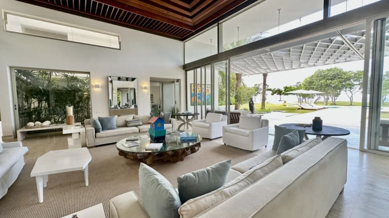 Caribbean Retreat With Designer Interiors photo 2