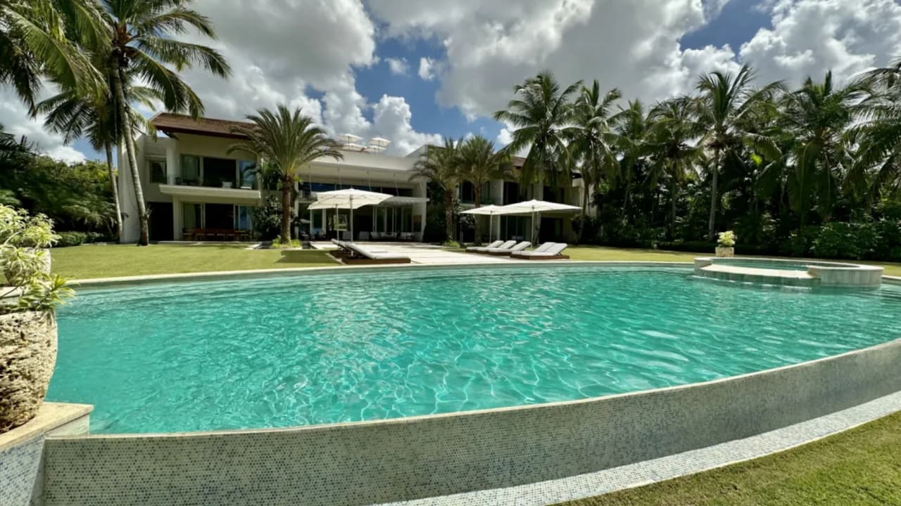 Caribbean Retreat With Designer Interiors photo 5