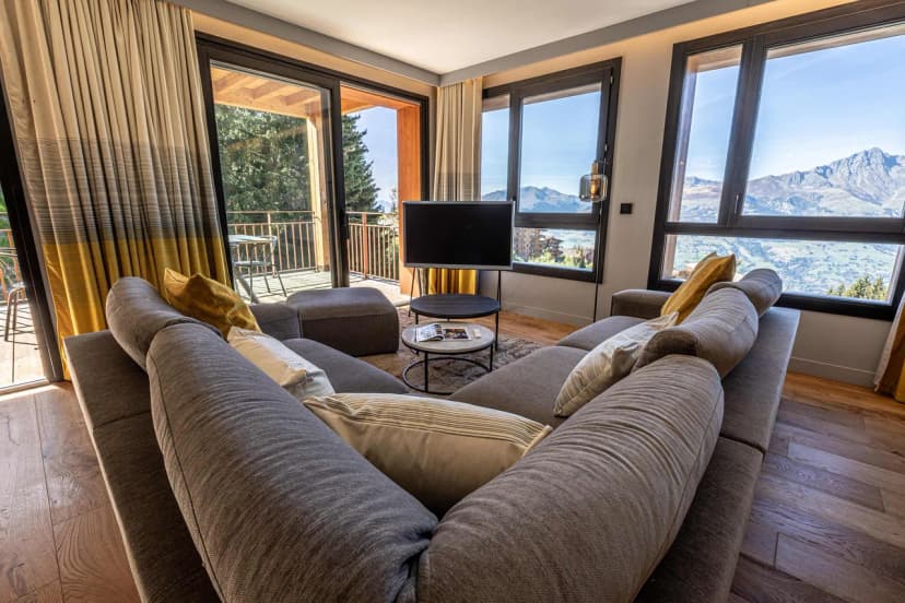 Chic Les Arcs Apartment With Spa