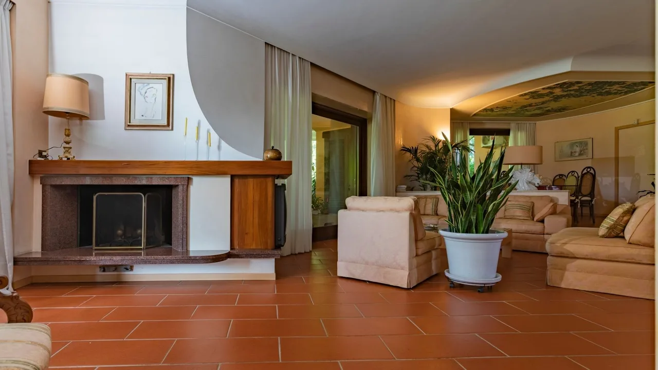 Luxurious Countryside Escape Near Lake photo 2