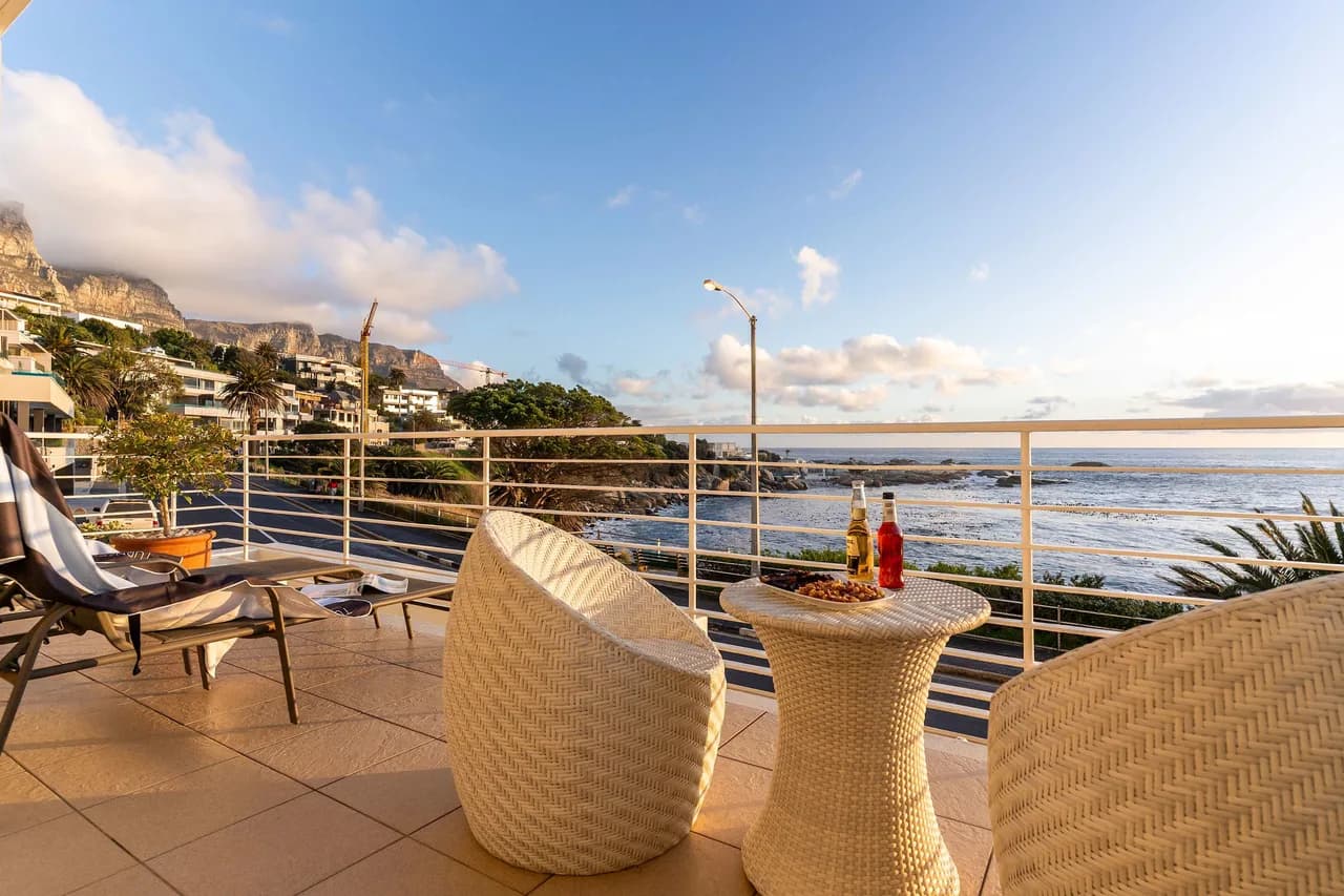 Beachfront Apartment with Panoramic Views in Cape Town photo 4