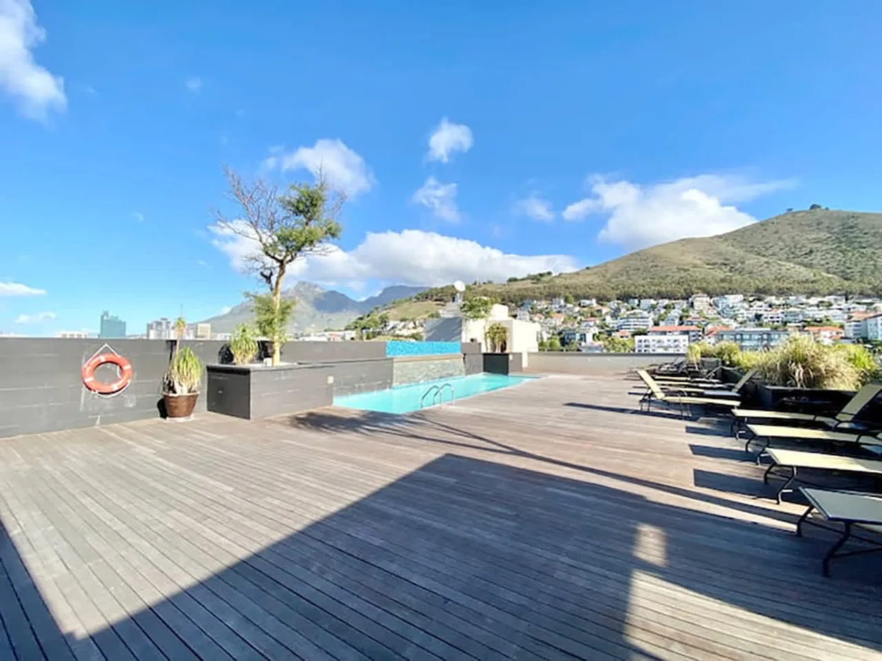 Scenic One Bedroom Villa in Green Point, Cape Town photo 2