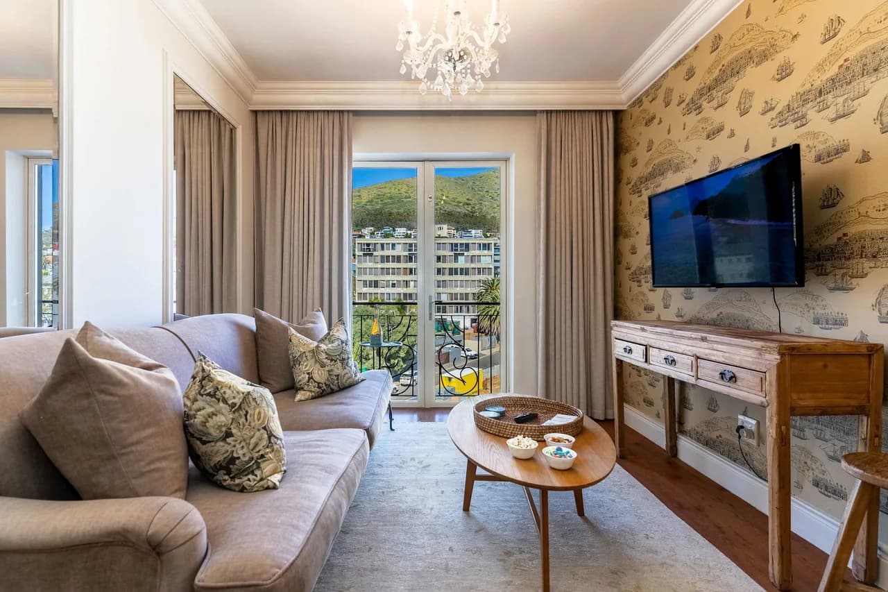 Scenic One Bedroom Villa in Green Point, Cape Town photo 3