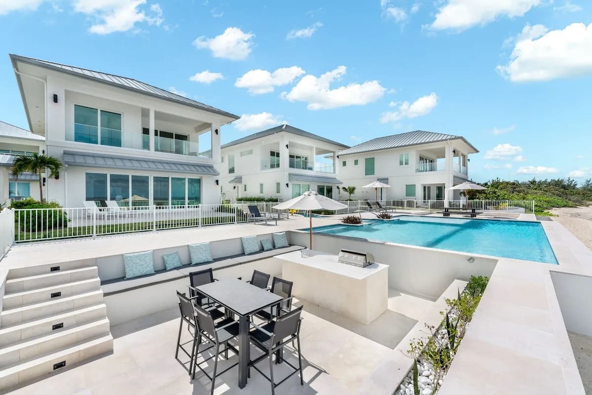 Beachfront Four Bedroom Villa in West Bay Cayman photo 3