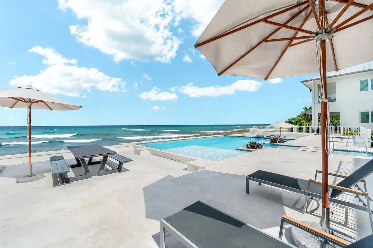Beachfront Four Bedroom Villa in West Bay Cayman photo 4