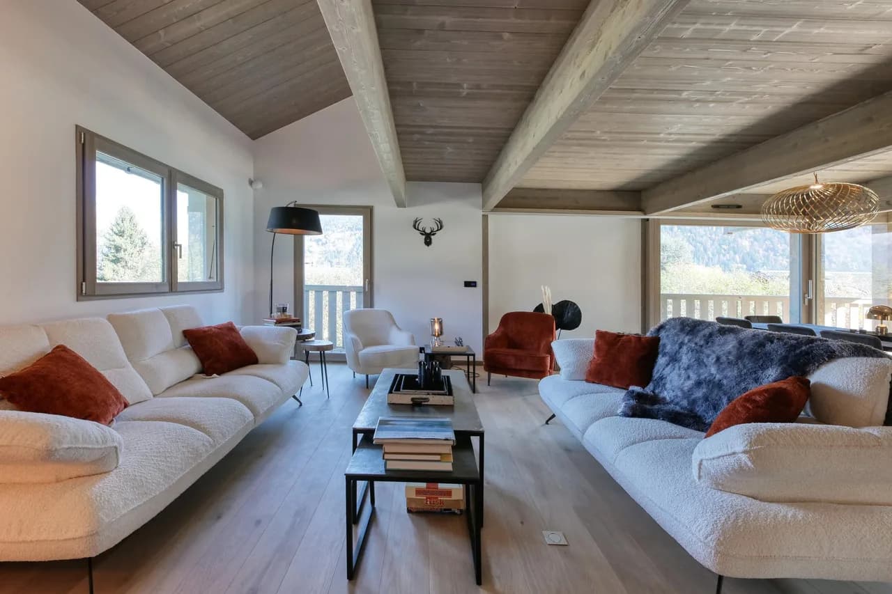 Serene Getaway With Balcony and Sauna photo 2