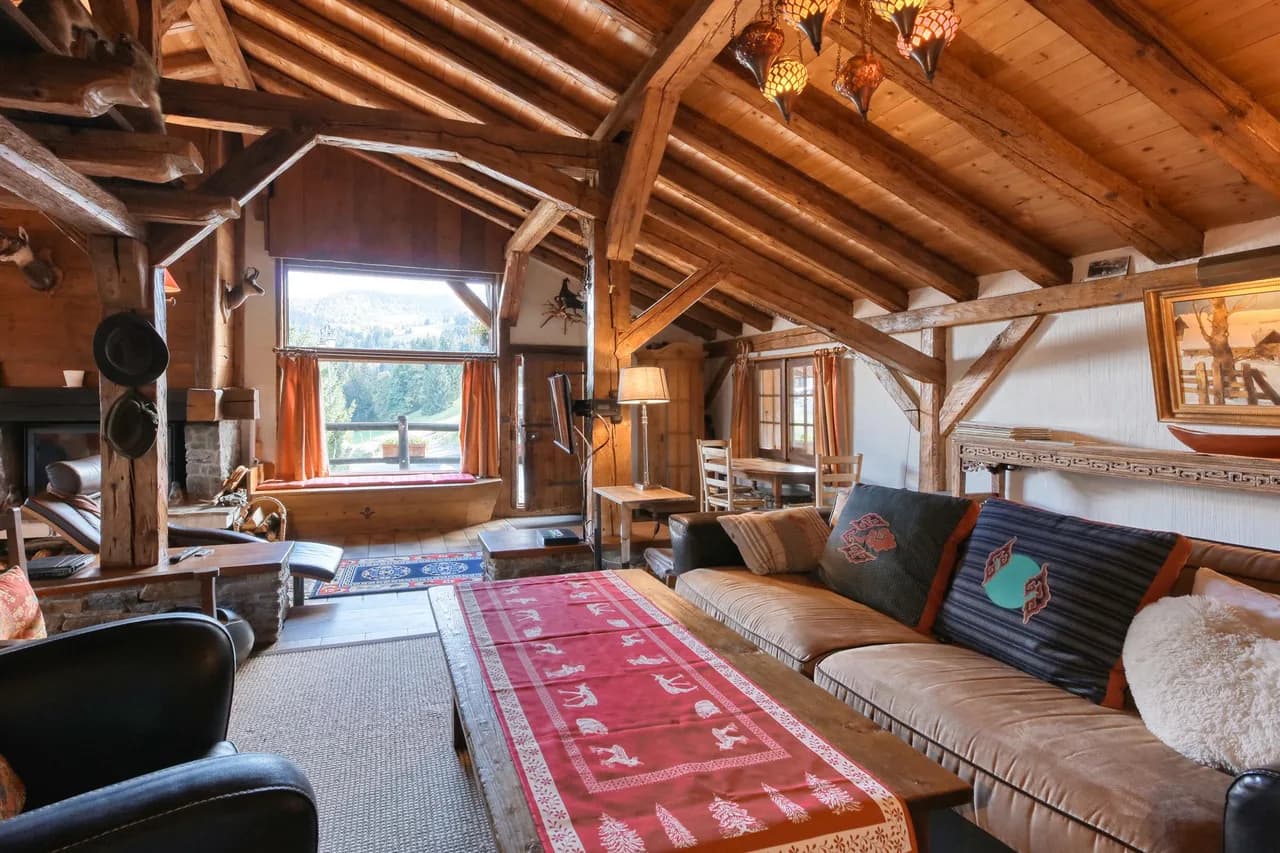 Beautiful 4BR Getaway Near Mont-Blanc photo 2