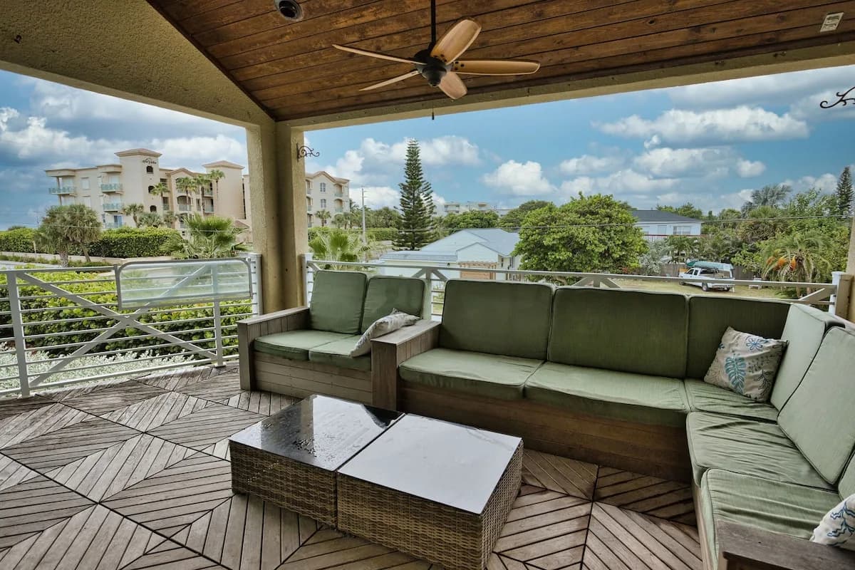 Beachfront Four Bedroom House in Cocoa Beach Florida photo 2