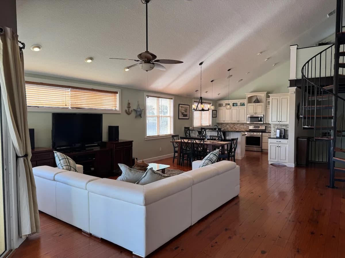 Beachfront Four Bedroom House in Cocoa Beach Florida photo 4