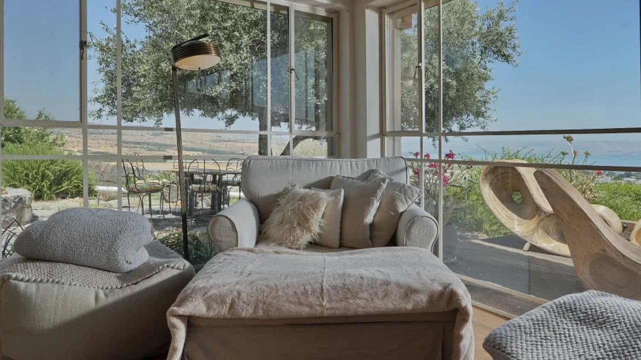 Luxury Retreat With Garden ,Heated and Fenced Pool photo 2