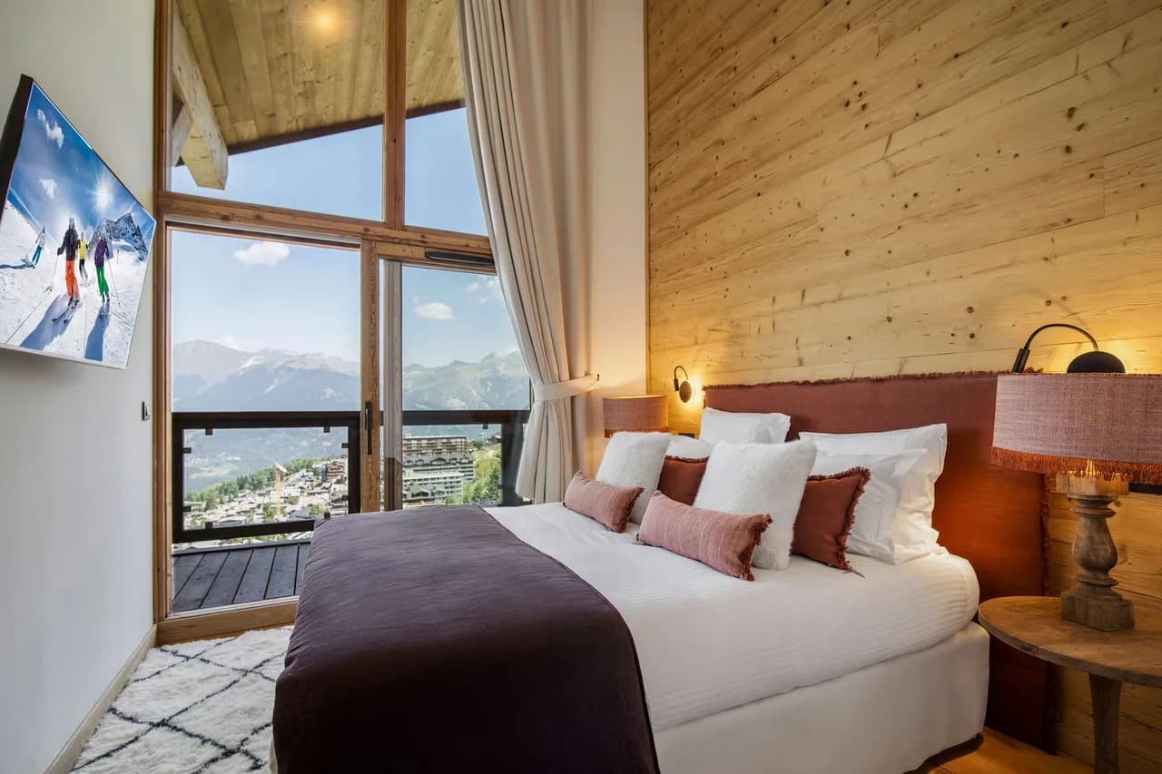 Panoramic View Four Bedroom Penthouse in Courchevel photo 3