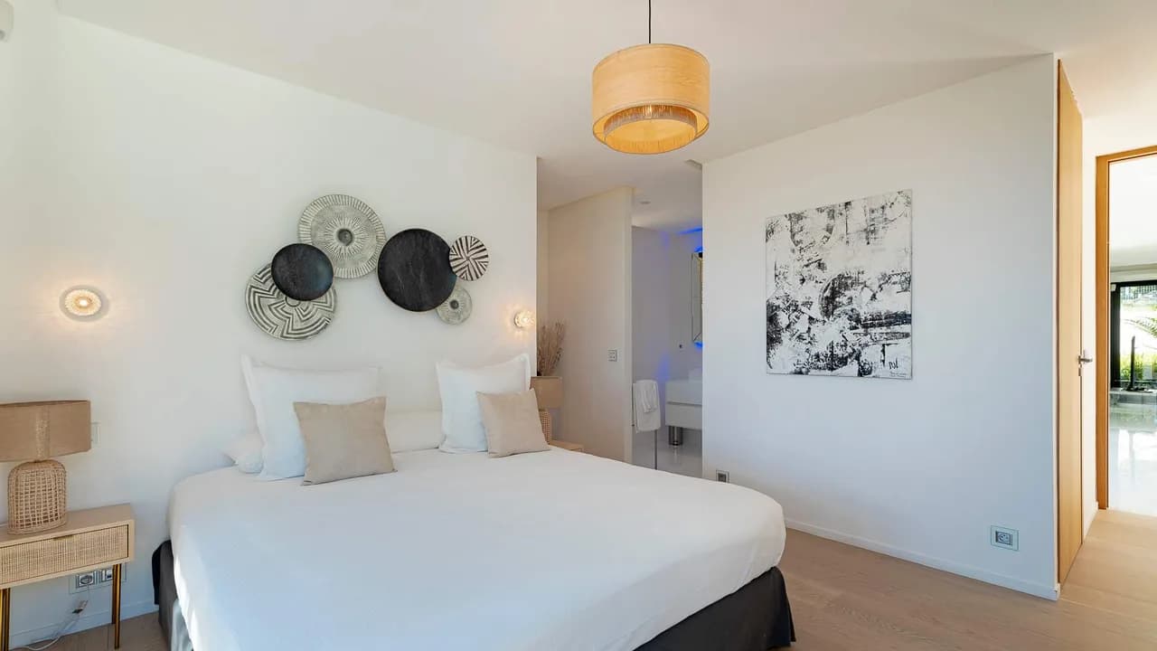 Modern Villas Overlooking Pampelonne Bay photo 3
