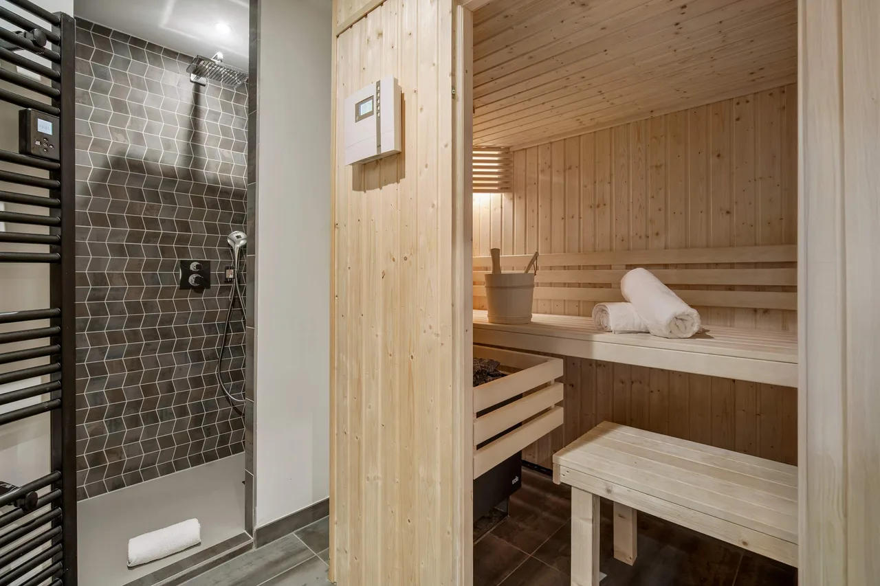 Ski-In Ski-Out Penthouse in Courchevel photo 3