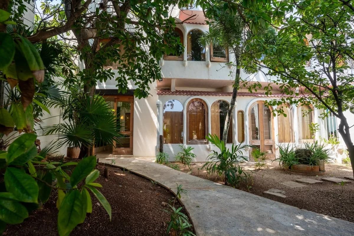 Villa Castillo | 8BR | Waterfront & Private Pool photo 2