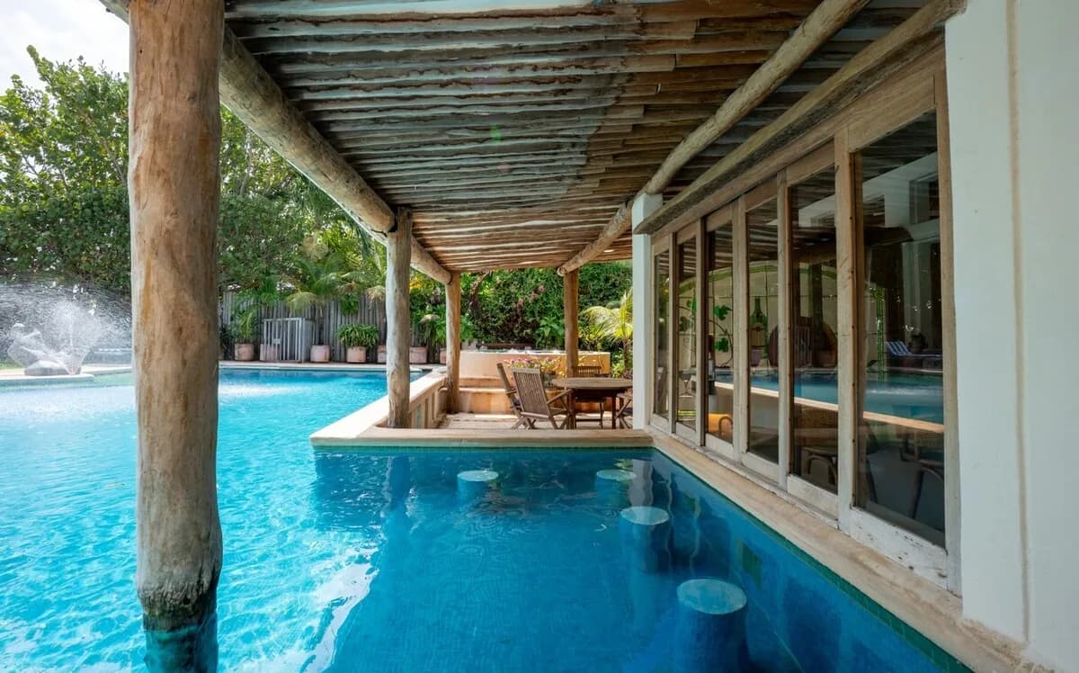 Villa Castillo | 8BR | Waterfront & Private Pool photo 4