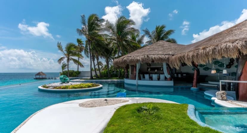 Villa Alma | 7BR | Beachfront Exclusive Villa