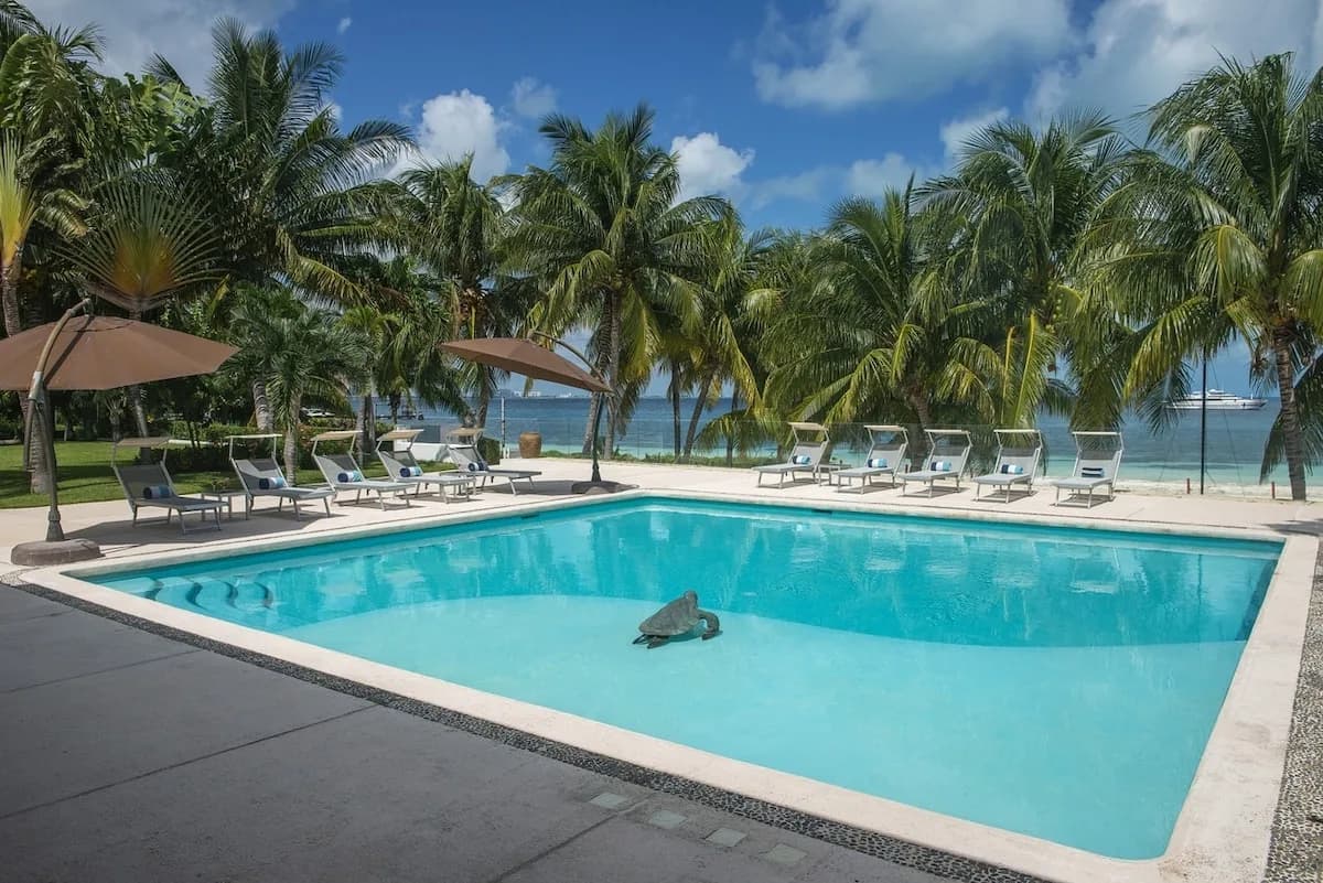 Villa Balam Nah | 6BR | Beachfront Family Oasis
