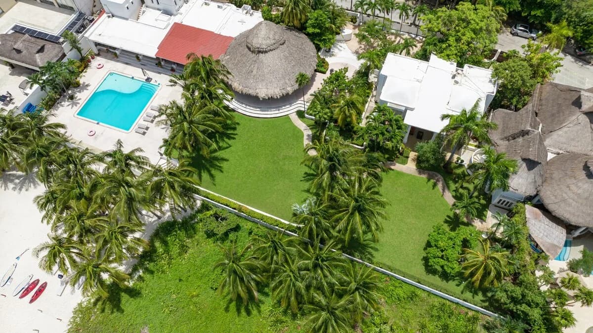 Villa Balam Nah | 6BR | Beachfront Family Oasis photo 4