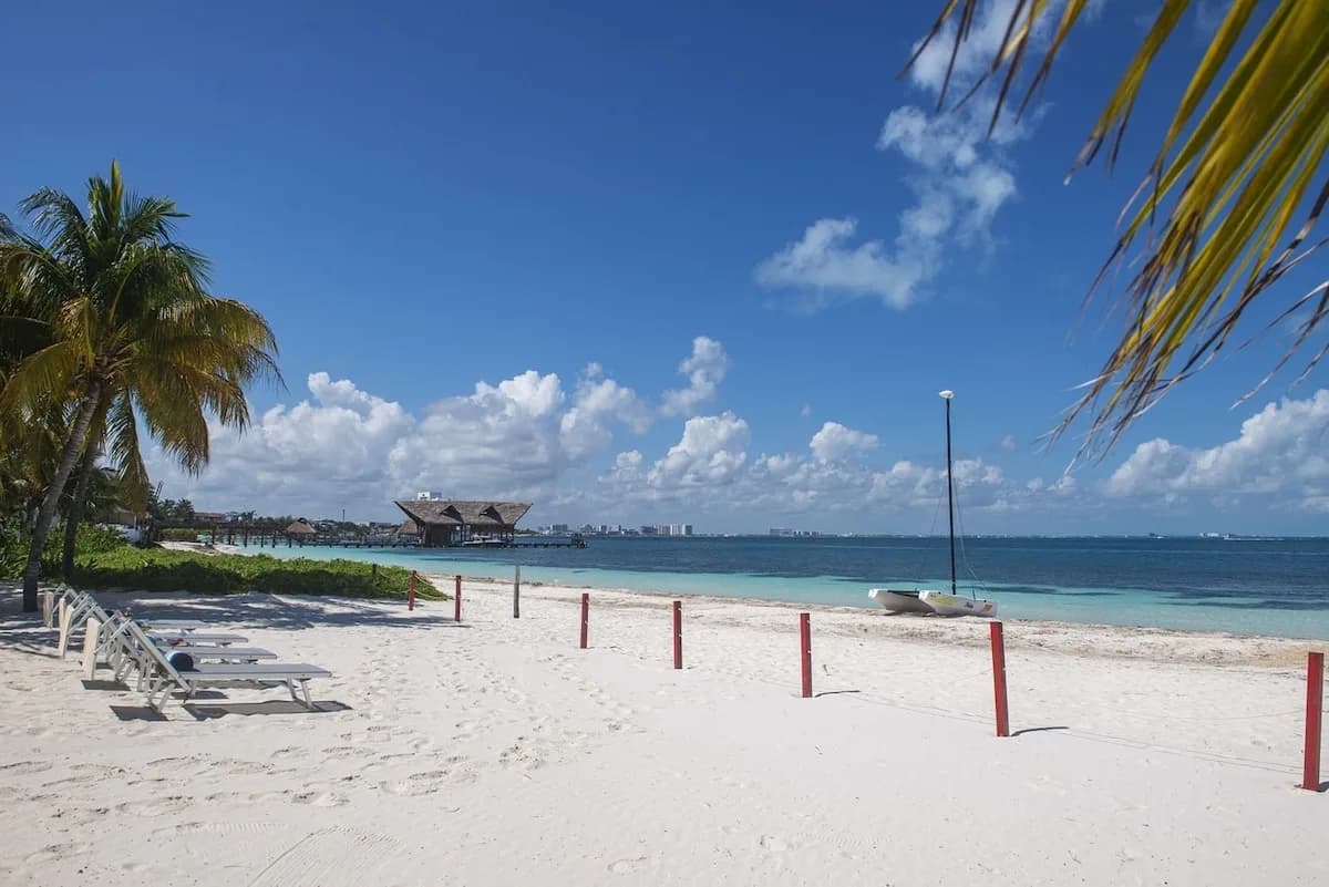 Villa Balam Nah | 6BR | Beachfront Family Oasis photo 5