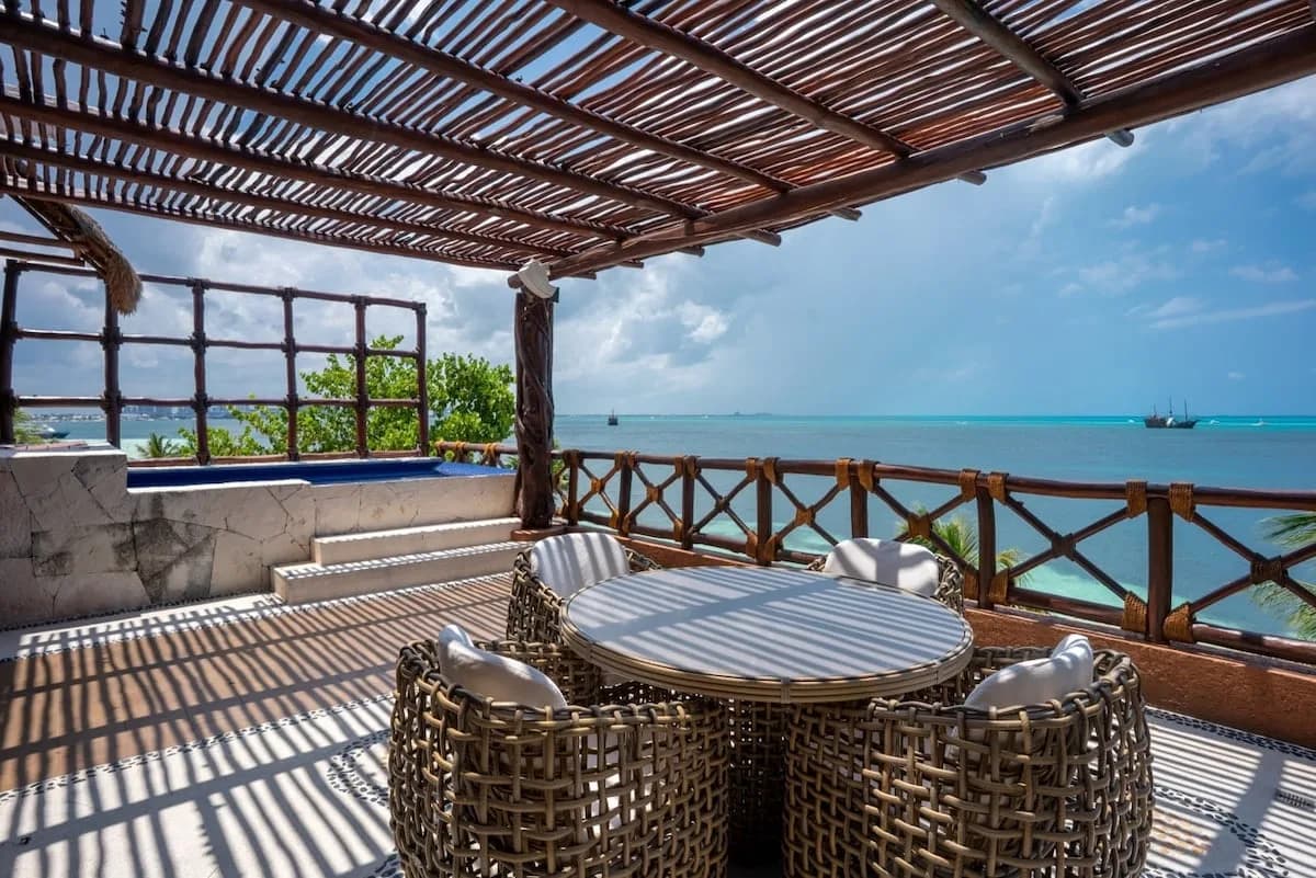 Villa Langosta | 6BR | Luxury Beachfront Stay  photo 5