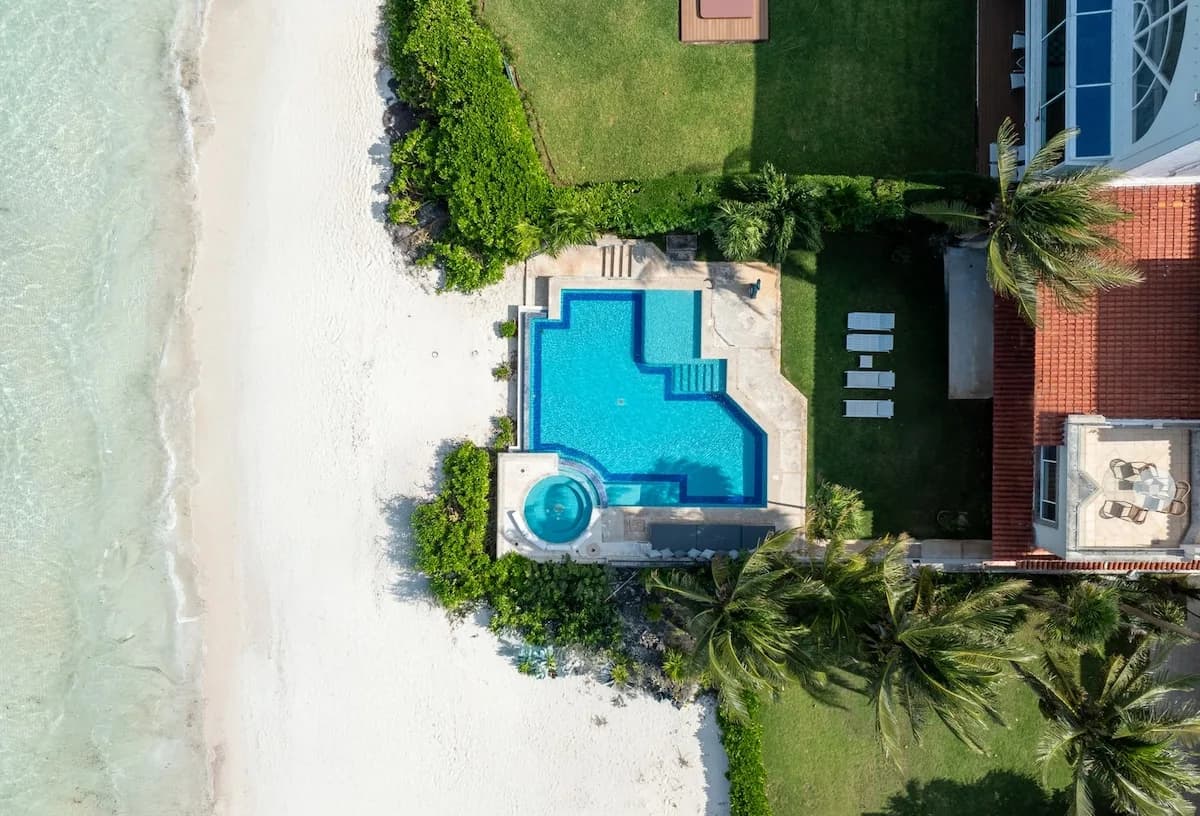 Villa Serena | 6BR | Beachfront & Private Pool photo 2