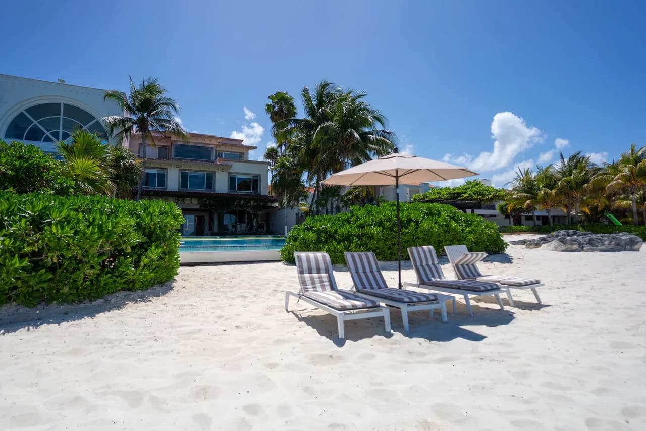 Villa Serena | 6BR | Beachfront & Private Pool photo 3