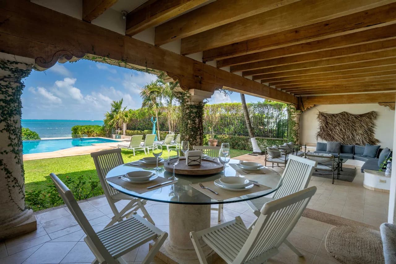 Villa Serena | 6BR | Beachfront & Private Pool photo 5